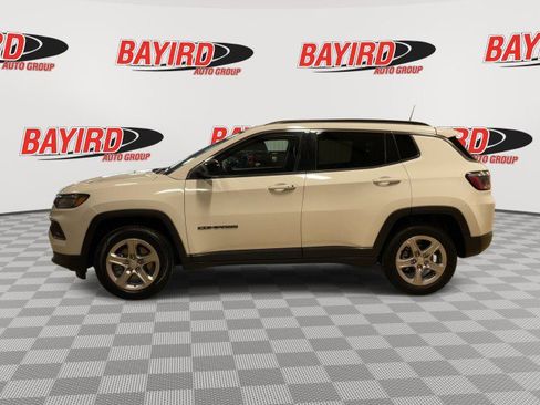 Used 2024 Jeep Compass Latitude image 5