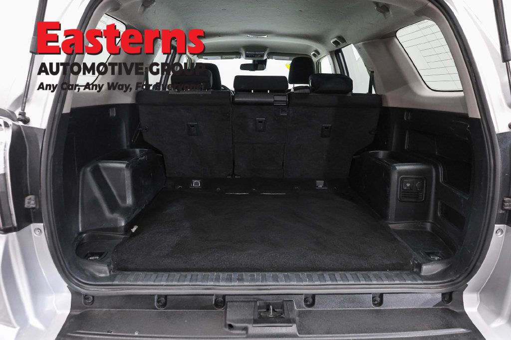 Used 2023 Toyota 4Runner SR5 AWD/4WD image 11