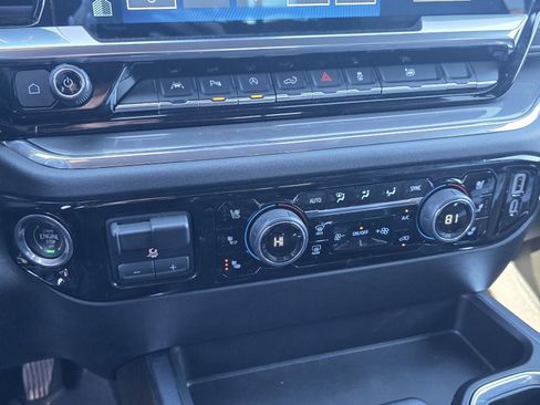 Used 2024 Chevrolet Silverado 1500 High Country w/ Technology Package AWD/4WD image 13