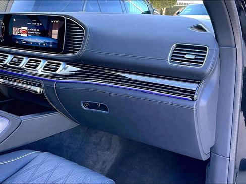 Used 2024 Mercedes-Benz Maybach GLS 600 Maybach GLS 600 image 18