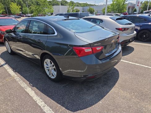 Used 2017 Chevrolet Malibu Hybrid w/ Leather Package FWD image 5