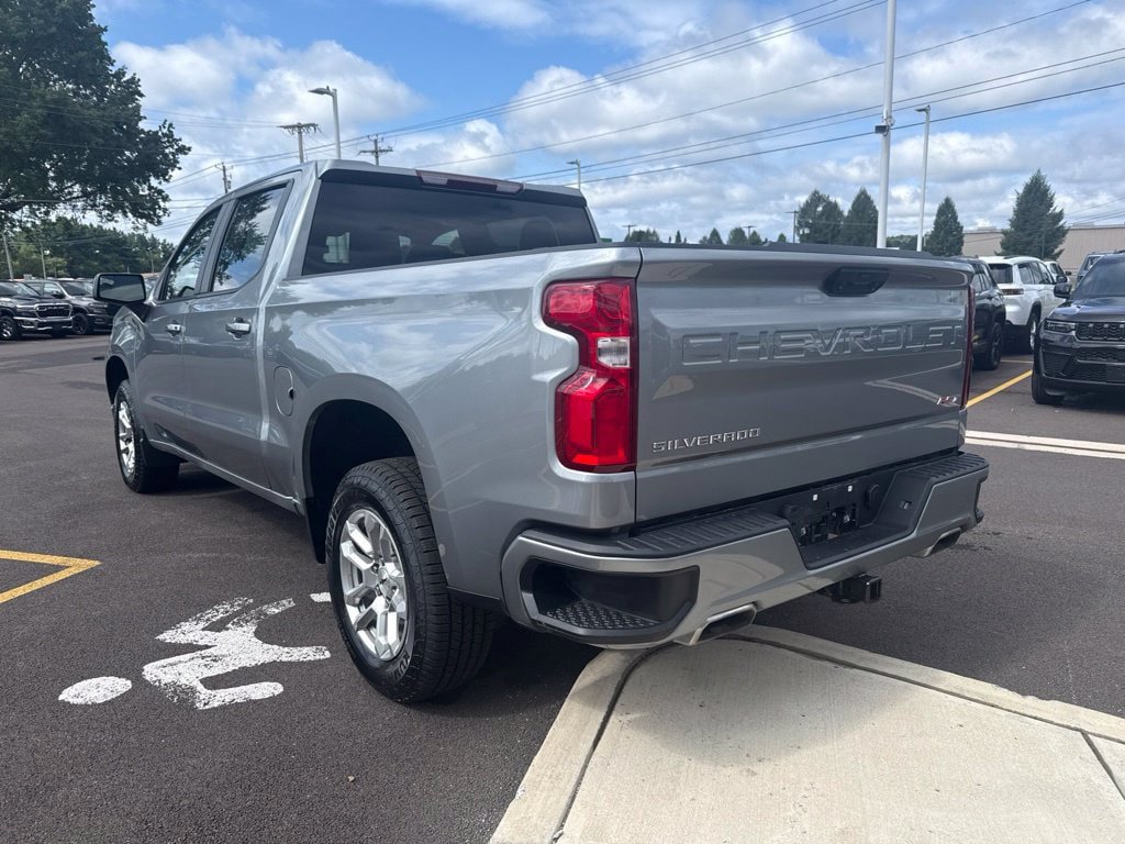 Used 2023 Chevrolet Silverado 1500 RST AWD/4WD image 6