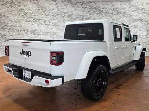Used 2023 Jeep Gladiator Overland image 9