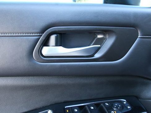 Used 2023 Nissan Pathfinder SL w/ Black Appearance Package image 14