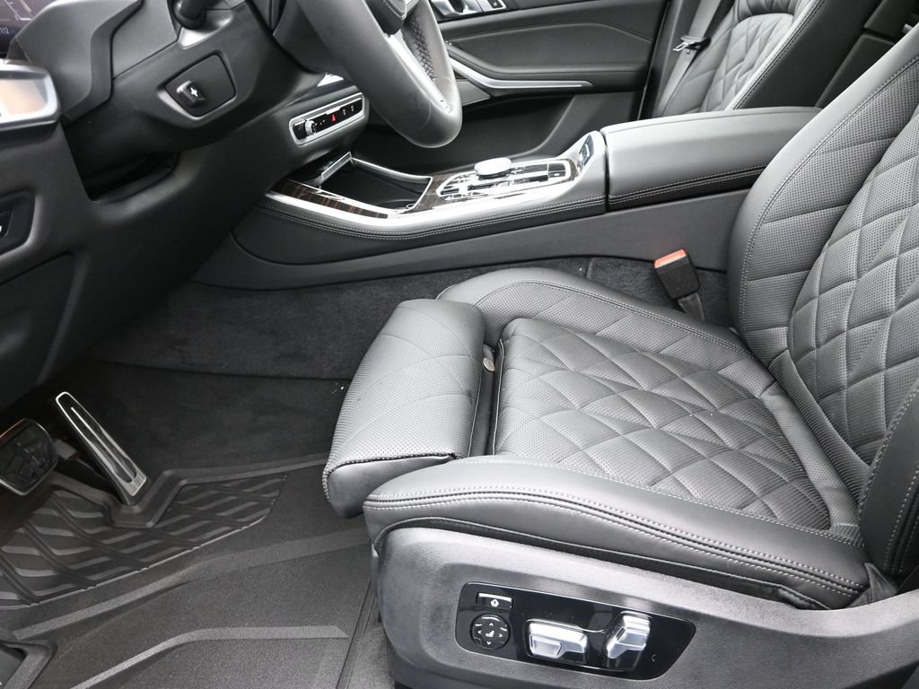 Used 2026 BMW X5 sDrive40i w/ M Sport Package RWD image 13