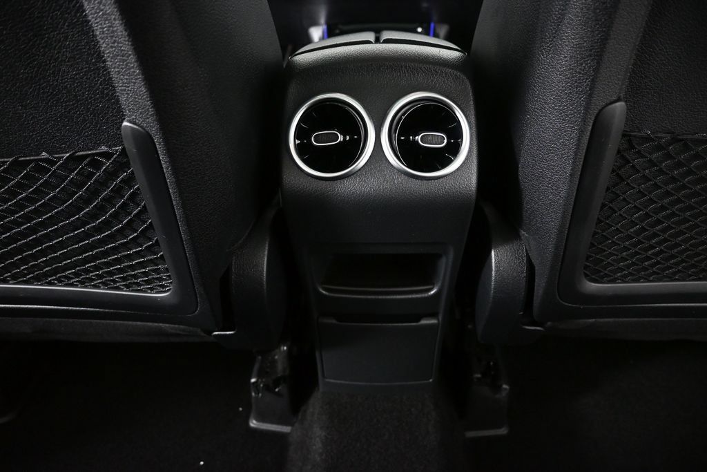 Certified 2023 Mercedes-Benz GLB 250 4MATIC image 18