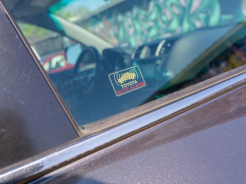 Used 2013 Toyota Highlander Limited image 30