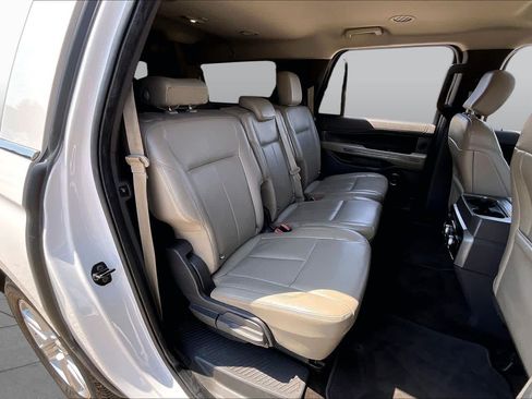 Used 2019 Ford Expedition Max XLT w/ Equipment Group 202A AWD/4WD image 19