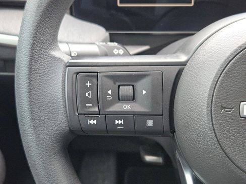 Certified 2025 Nissan Kicks SV AWD/4WD image 21