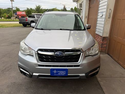 Used 2017 Subaru Forester 2.5i Premium w/ All-Weather Package AWD/4WD image 9