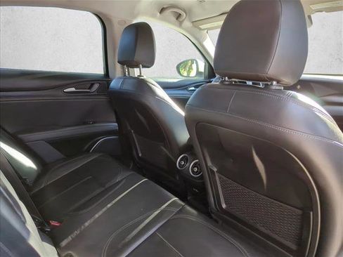 Used 2018 Alfa Romeo Stelvio AWD image 23