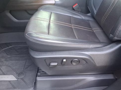Used 2023 Chevrolet Silverado 1500 High Country w/ High Country Premium Package AWD/4WD image 13