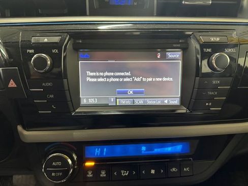 Used 2014 Toyota Corolla LE image 18