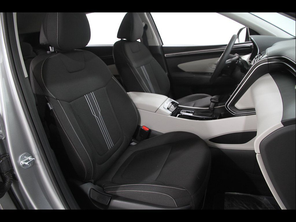 Certified 2024 Hyundai Tucson SEL AWD/4WD image 16