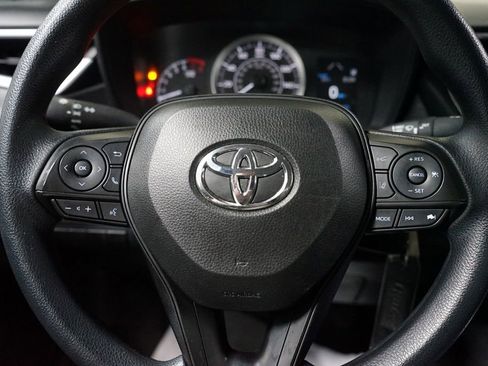 Used 2022 Toyota Corolla LE image 12