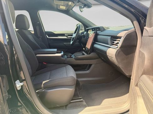 Used 2025 GMC Terrain Elevation AWD/4WD image 16