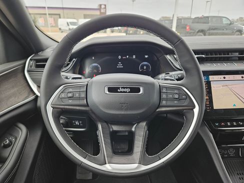 New 2026 Jeep Grand Cherokee Altitude RWD image 18