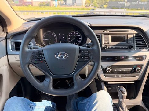 Used 2015 Hyundai Sonata SE FWD image 16