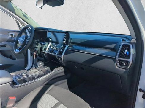 Used 2023 Kia Sorento LX image 26