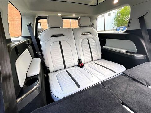 Used 2023 Rivian R1S Adventure image 37