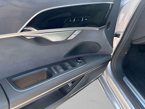 Used 2025 Audi A8 L 3.0T w/ Executive Package image 26