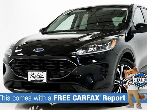 Used 2022 Ford Escape SE w/ SE Sport Appearance Package image 2
