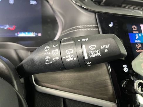 Used 2026 Jeep Grand Cherokee Altitude AWD/4WD image 24