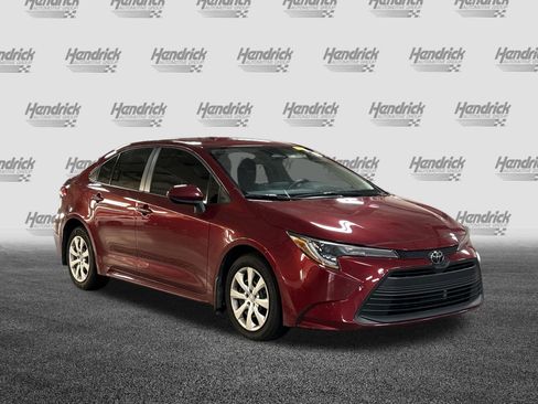 Used 2025 Toyota Corolla LE FWD image 2