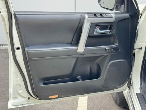 Used 2018 Toyota 4Runner Limited AWD/4WD image 39
