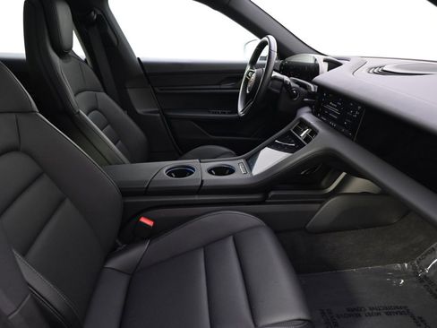 Used 2021 Porsche Taycan 4S w/ Premium Package image 16