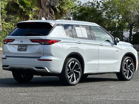 Used 2023 Mitsubishi Outlander SEL AWD/4WD image 3