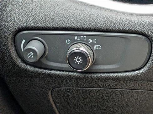 Used 2022 Chevrolet Malibu LT image 13