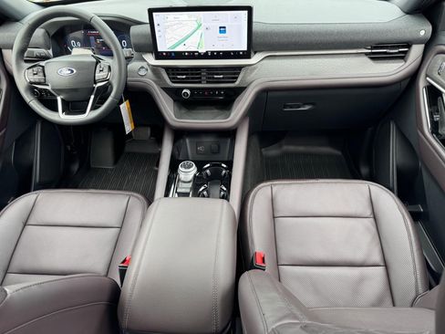 New 2026 Ford Explorer Platinum AWD/4WD image 7