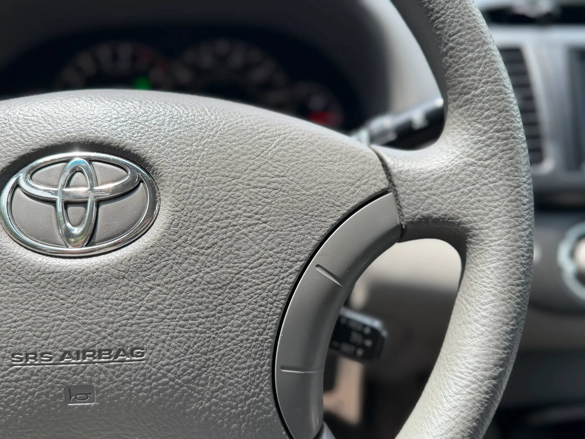 Used 2005 Toyota Camry LE FWD image 30
