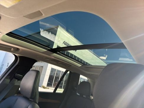 Used 2025 Volvo XC90 T8 Plus w/ Protection Package Premier image 27