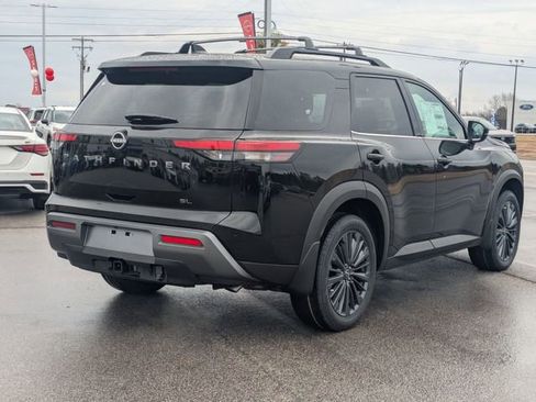 New 2026 Nissan Pathfinder SL w/ SL Premium Package FWD image 3