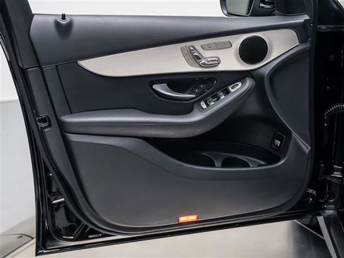 Used 2022 Mercedes-Benz GLC 300 image 22