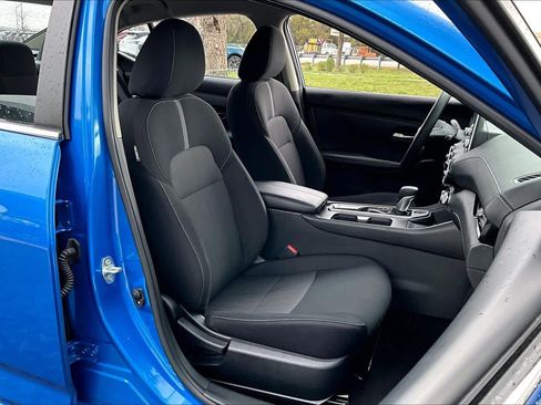 Used 2025 Nissan Sentra SV image 9