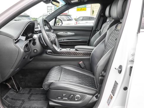 Used 2023 Genesis GV70 3.5T Sport w/ Sport Prestige Package AWD/4WD image 6