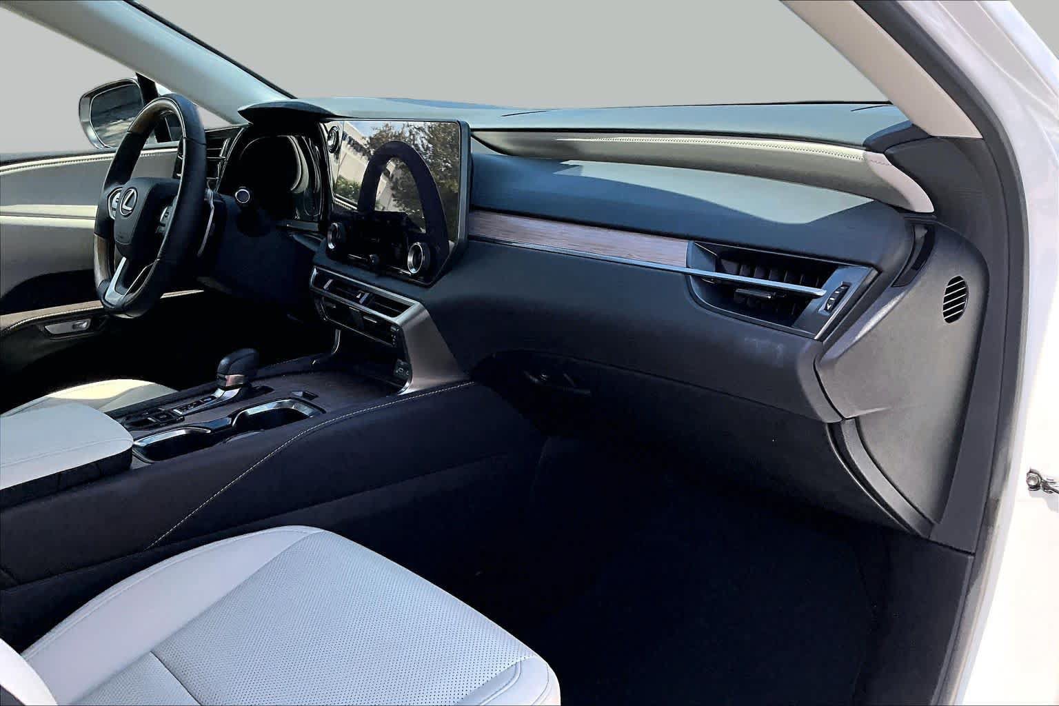 Used 2024 Lexus RX 350 Premium w/ Accessory Package (Z1) FWD image 19