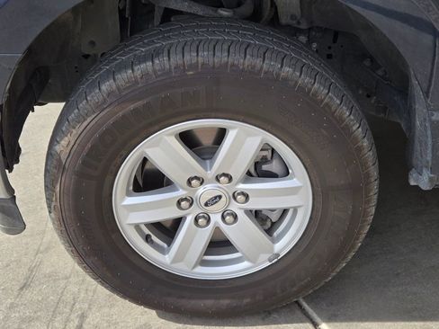 Used 2023 Ford F150 XLT image 5