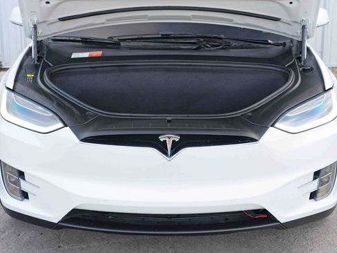 Used 2017 Tesla Model X 75D image 8