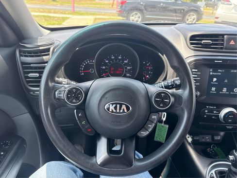 Used 2019 Kia Soul + FWD image 18