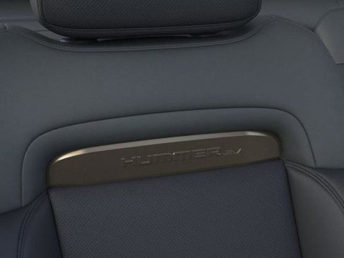 New 2025 GMC Hummer EV 2X w/ LPO, Roof Cross Rail Package image 21