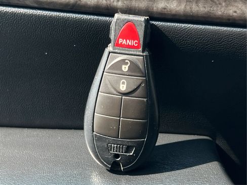 Used 2019 Dodge Grand Caravan SE FWD image 41