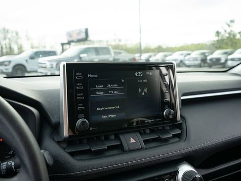 Used 2021 Toyota RAV4 XLE w/ Convenience Package image 23