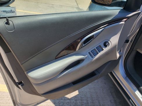 Used 2010 Buick LaCrosse CX FWD image 15
