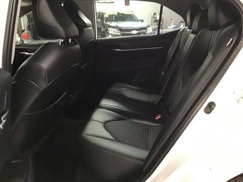 Used 2021 Toyota Camry SE FWD image 20
