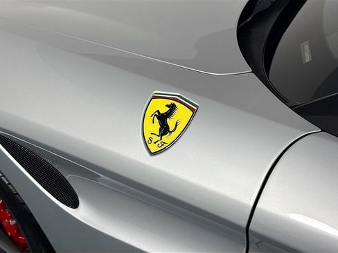 Used 2015 Ferrari California T RWD image 39