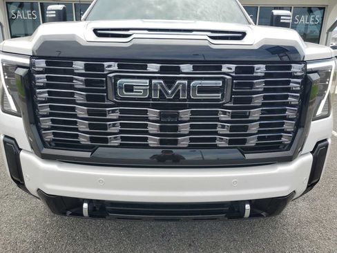 Used 2025 GMC Sierra 3500 Denali Ultimate AWD/4WD image 13